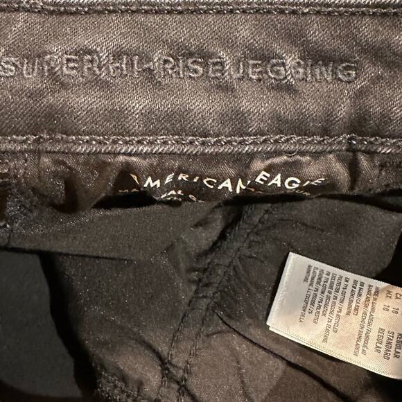 American Eagle Hi Rise Jegging Womens Size 10 (30 x 27.5) Distressed Black Jeans - Picture 3 of 9